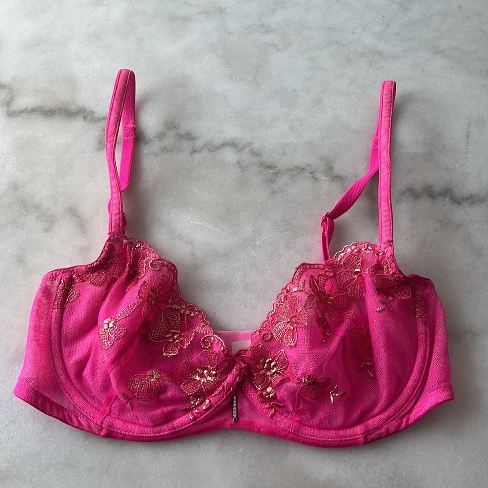 Victoria's Secret hot Pink blush Push Up Bra Gold Accents 32D Bundle of two Bras - Picture 7 of 13